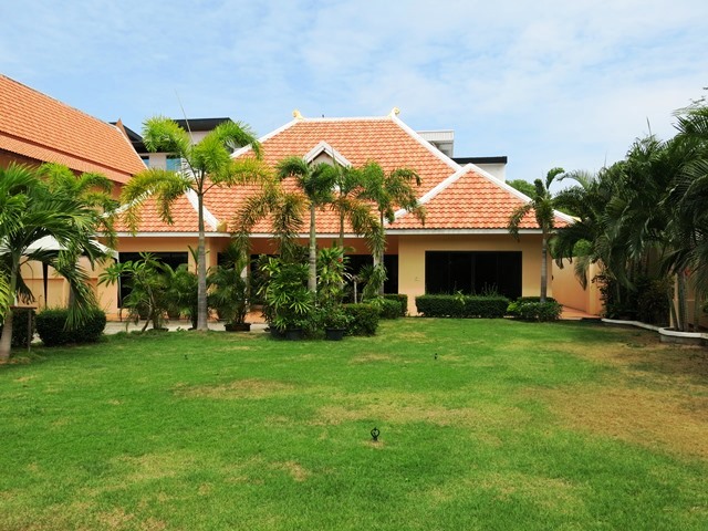 Arunotai House 3 Bed: 3 Bedrooms House for sale in Pratamnak Hill  ฿34,000,000