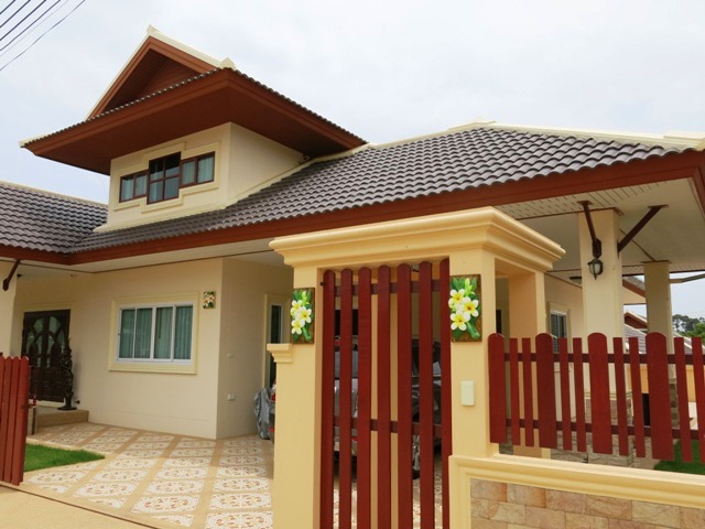 4 bedrooms house for sale in east pattaya 
