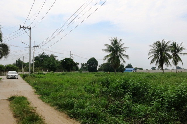  land for sale in huay yai 
