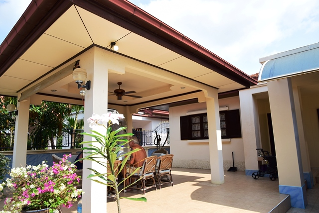 2 bedrooms house for sale in bang saray 