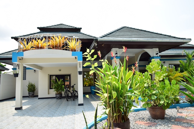 House For sale : 4 Bedrooms House for sale in Bang Saray ฿25,000,000